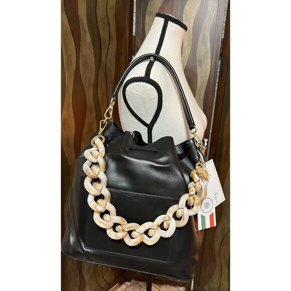 NWT Viola Castellani smooth black leather bucket bag - Picture 1 of 12